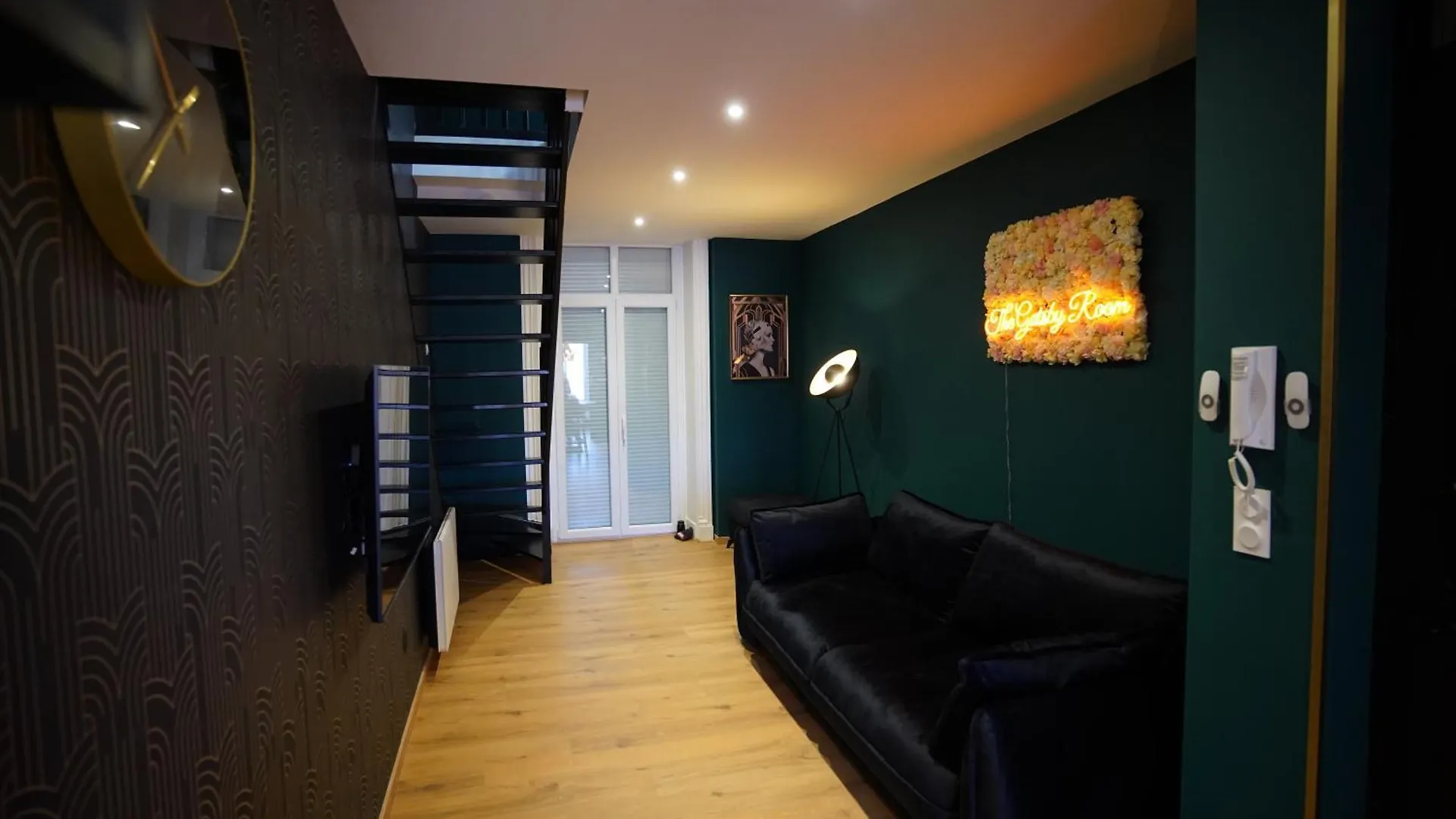 Gatsby Room Saint-Chamond 0*,